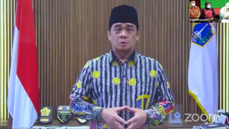 Koordinator Presidium MN KAHMI, Ahmad Riza Patria, memberikan testimoni dalam Takziah Mengenang Wafatnya Almarhum Harry Azhar Azis, Minggu (19/12/2021). LMD MN KAHMI