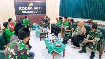 Pertemuan pengurus KAHMI Bojonegoro dengan Dandim 0813/Bojonegoro dan jajaran di Makodim Bojonegoro, Jatim, pada Kamis (27/1/2022). Foto Lampungvisual.com