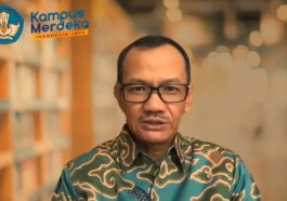 Plt. Dirjen Ristekdikti Kemendikbudristek, Nizam, memberikan sambutan dalam Rapat Senat Terbuka sekaligus Dies Natalis I UICI bertema "UICI as A Gateway for Society 5.0 in Indonesia" yang digelar secara luring dan daring dari Jakarta, Senin (17/1/2022). Akun YouTube UICI Official/LMD MN KAHMI/Fatah Sidik