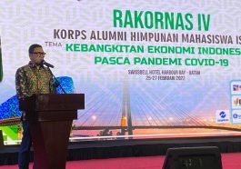 Presidium MN KAHMI, Ahmad Doli Kurnia, membacakan sambutan dalam pembukaan Rakornas IV KAHMI di Kota Batam, Kepri, pada Jumat (25/2/2022). LMD MN KAHMI/Fatah Sidik