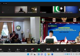 Bupati Gowa yang juga Sekretaris Jenderal APKASI, Adnan Purichta Ichsan (kiri), dalam Kajian Reboan #14 bertema "Reformasi Birokrasi; Harapan, Tantangan, dan Problematika Penyetaraan Jabatan Struktural dan Fungsional ASN" pada Kamis (3/2/2022). Tangkapan layar Zoom/LMD MN KAHMI