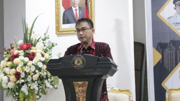 Anggota Ombudsman RI (ORI), Hery Susanto, menyampaikan sambutan dalam dialog terkait pelayanan publik di Aula Rumah Dinas Wali Kota Balikpapan, Kaltim, Jumat (25/3/2022). Dokumentasi Ombudsman