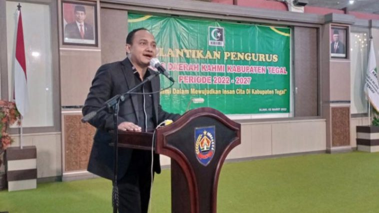 Ketua Komite I DPD RI, Fachrul Razi, memberikan sambutan dalam pelantikan pengurus MD KAHMI Kabupaten Tegal di Pendopo Bupati Tegal, Jateng, pada Kamis (3/3/2022). Dokumentasi pribadi