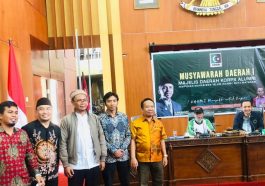 Kelima Presidium terpilih MD KAHMI Kota Mataram periode 2022-2026 foto bersama di sela-sela Musda I KAHMI Kota Mataram, NTB, pada Sabtu (19/3/2022). Dokumentasi Paramedia