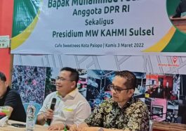 Presidium MW KAHMI Sulsel, Muhammad Fauzi (tengah), saat bersilaturahmi dan berdialog dengan pengurus MD KAHMI Palopo dan kader HMI Cabang Palopo di Kabupaten Palopo, Sulsel, pada Kamis (3/3/2022). Dokumentasi MD KAHMI Palopo