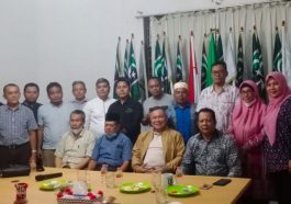 Pengurus KAHMI Sumut dan Badko HMI Sumut foto bersama usai berdialog bersama Duta Besar RI untuk Kerajaan Maroko-Mauritania, Hasrul Azwar. Istimewa