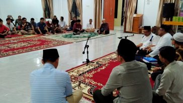 Kegiatan bukber dan dialog MW KAHMI Bengkulu di kediaman Wakil Ketua Dewan Etik MW KAHMI Bengkulu, Ridwan Nurazi, di Kota Bengkulu, Bengkulu, pada Rabu (20/4/2022). Dokumentasi MW KAHMI Bengkulu