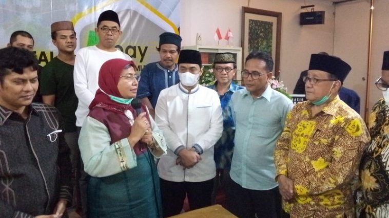 Direktur Eksekutif PT Insan Cita Mandiri Sejahtera, Hanifah Husein (kerudung merah), dalam peluncuran KAHMI Payment (K-Pay) di KAHMI Center, Jakarta, pada Sabtu (23/4/2022). Foto LMD MN KAHMI/Subhan Saka