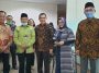 Ketua Dewan Penasihat KAHMI, Akbar Tandjung (kedua kiri), saat menghadiri halalbihalal UICI secara hibrida dari Jakarta, Rabu (11/5/2022). LMD MN KAHMI/Ghifari Descha
