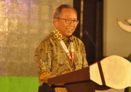 Ketua Umum MW KAHMI Sulawesi Tengah (Sulteng), Andi Mulhanan Tombolotutu, memberikan sambutan dalam pembukaan Munas XI KAHMI di Kota Palu, Sulteng, pada Jumat (25/11/2022). Foto Fauzi Lamboka