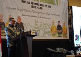 Koordinator Presidium MN KAHMI, Ahmad Doli Kurnia, memberikan sambutan dalam pemukaan Munas V FORHATI di Kota Palu, Sulteng, pada Kamis (24/11/2022) malam. Foto Fauzi Lamboka