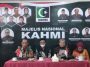 Ketua Tim Pansel, La Ode M. Kamaluddin (kiri), mengumumkan 23 nama calon presidium KAHMI di Sekretariat MN KAHMI, Jakarta, pada Jumat (11/11/2022). Foto Antara/Fauzi Lamboka