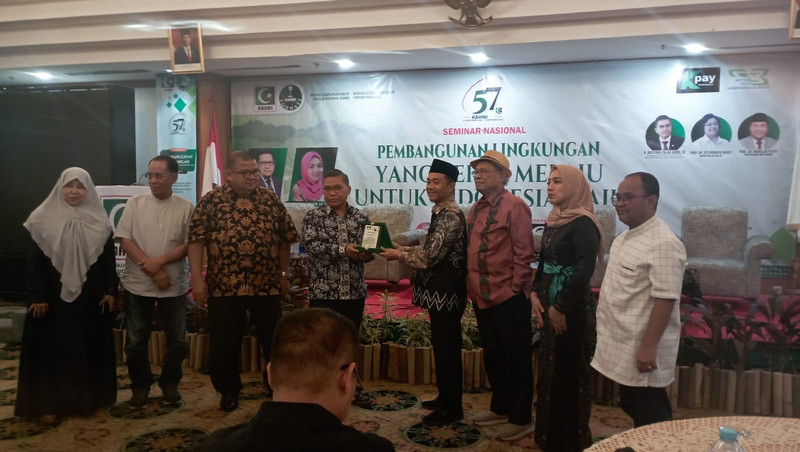 Seminar nasional “Pembangunan Lingkungan yang Terus Melaju untuk Indonesia Maju” yang diadakan secara hybrid di Jakarta, Rabu (30/8/2023). Kegiatan digelar dalam rangka menyambut HUT ke-57 KAHMI. LMD MN KAHMI/Fatah Sidik