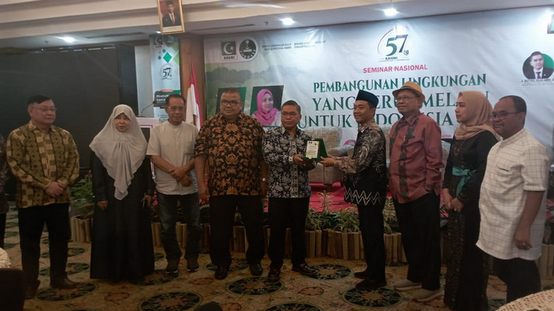 Seminar nasional “Pembangunan Lingkungan yang Terus Melaju untuk Indonesia Maju” yang diadakan secara hybrid di Jakarta, Rabu (30/8/2023). Kegiatan digelar dalam rangka menyambut HUT ke-57 KAHMI. LMD MN KAHMI/Fatah Sidik