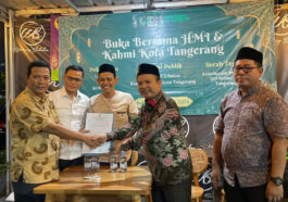 Anggota DPRD Kota Tangerang asal Fraksi Golkar, Rusdi Alam, resmi menahkodai KAHMI Kota Tangerang di sela-sela buka puasa bersama dengan kader-kader HMI se-Tangerang Raya, Selasa (26/3/2024). Istimewa