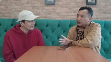 Direktur Program Puspoll Indonesia, Chamad Hojin (kanan). YouTube/Hamid Nasution