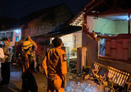 Rumah warga mengalami kerusakan akibat gempa berkekuatan magnitude 6,2 yang berpusat di Garut, Jawa Barat, pada Sabtu (27/4/2024). Dokumentasi BNPB