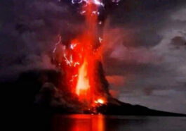 Gunung Api Ruang di Kepulauan Siau Tagulandang Biaro, Sulawesi Utara (Sulut), erupsi. Istimewa