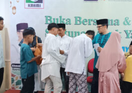 MN KAHMI bersama PT Insan Cita Mandiri Sejahtera (ICMS) melalui KAHMI Payment (K-Pay) mengadakan bukber dan santunan kepada 100 anak yatim di KAHMI Center, Jakarta, pada Rabu (3/4/2024). Dokumentasi MN KAHMI/Dwiki Setiyawan