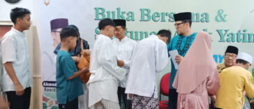 MN KAHMI bersama PT Insan Cita Mandiri Sejahtera (ICMS) melalui KAHMI Payment (K-Pay) mengadakan bukber dan santunan kepada 100 anak yatim di KAHMI Center, Jakarta, pada Rabu (3/4/2024). Dokumentasi MN KAHMI/Dwiki Setiyawan
