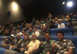 Kader HMI dan KAHMI se-Lampung menyaksikan pemutaran perdana film Lafran di Bandar Lampung, Lampung, pada Selasa (7/5/2024). Dokumentasi pribadi