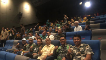 Kader HMI dan KAHMI se-Lampung menyaksikan pemutaran perdana film Lafran di Bandar Lampung, Lampung, pada Selasa (7/5/2024). Dokumentasi pribadi